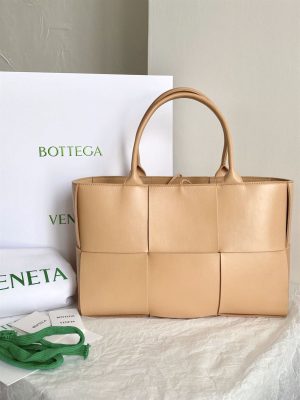 Bottega Veneta Women's Arco Tote in Almond - PBV31