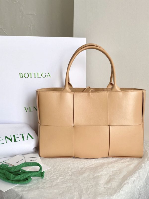 Bottega Veneta Women's Arco Tote in Almond - PBV31