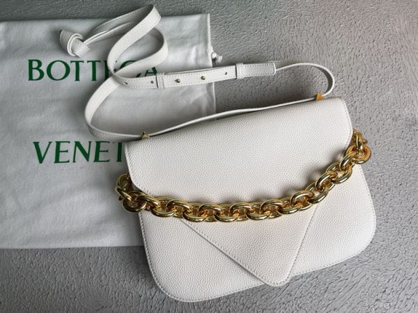 Bottega Veneta Wonmen's Mount in White - PBV16