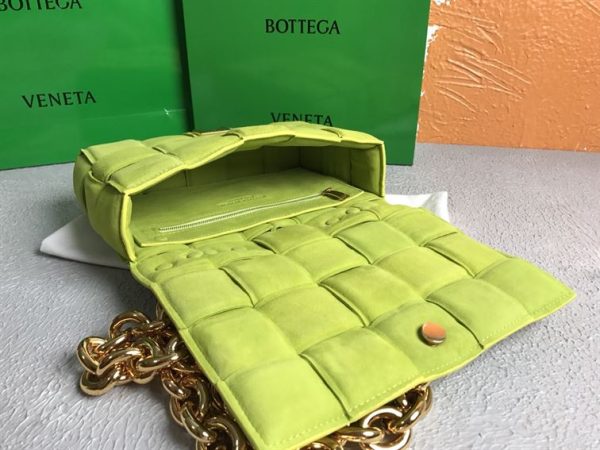 Bottega veneta Women's Chain Cassette in Kiwi - PBV02