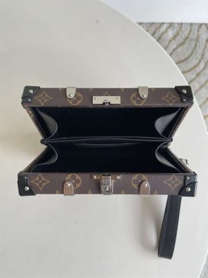 Louis Vuitton Wallet Trunk - LP176