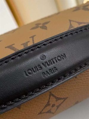 Louis Vuitton Pochette Métis - LHB207