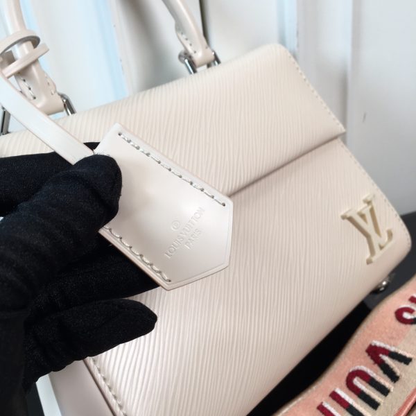 Louis Vuitton Cluny Mini - LHB479