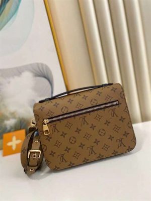 Louis Vuitton Pochette Métis - LHB207