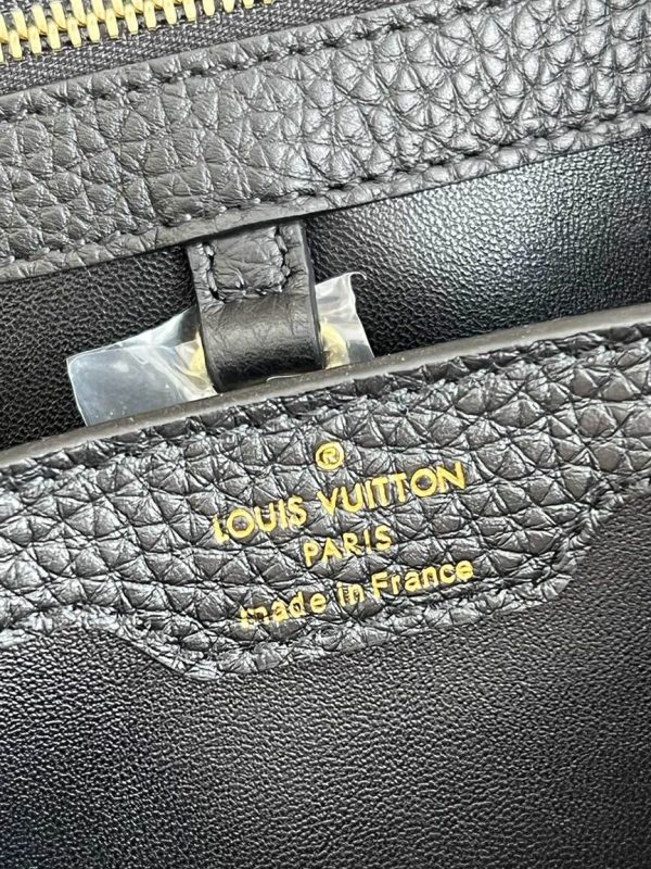 Louis Vuitton Capucines MM Capucines - LHB490