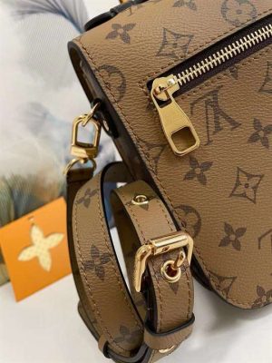 Louis Vuitton Pochette Métis - LHB207