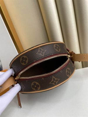 Louis Vuitton Boite Chapeau - LHB436