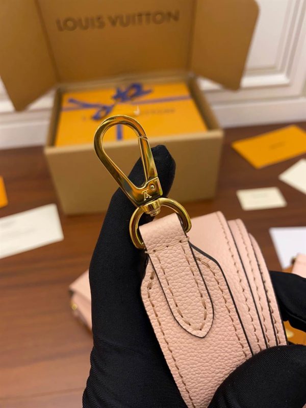 Louis Vuitton Lockme Tender - LHB471