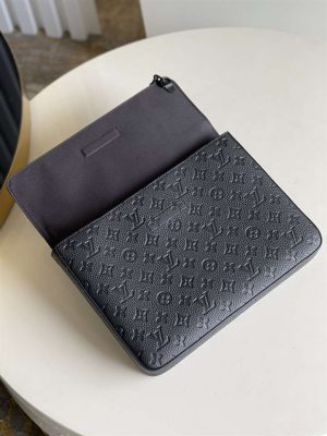 Louis Vuitton Pochette Steamer - LP219