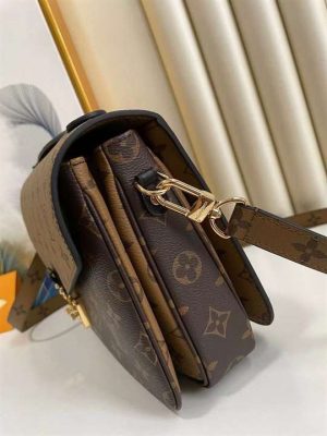 Louis Vuitton Pochette Métis - LHB207