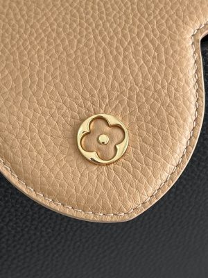 Louis Vuitton Capucines MM Capucines - LHB490