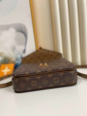 Louis Vuitton Pochette Métis - LHB207