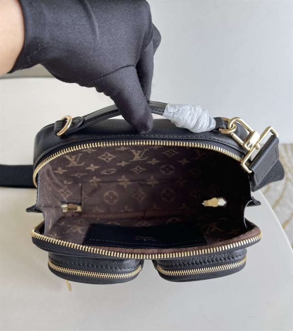 Louis Vuitton Utility Crossbody - LHB199