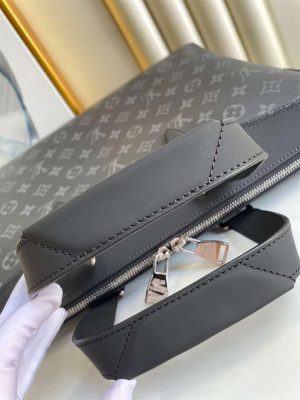 Louis Vuitton Briefcase Explorer - LDB183