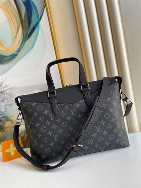 Louis Vuitton Briefcase Explorer - LDB183