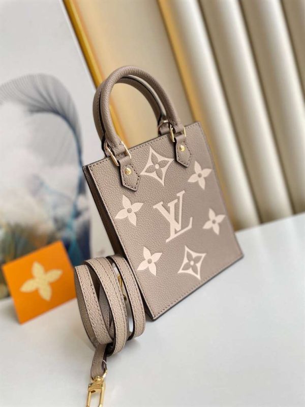 Louis Vuitton Petit Sac Plat - LHB203