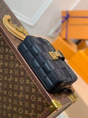 Louis Vuitton Troca PM - LHB463