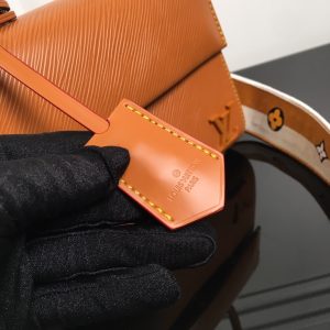 Louis Vuitton Cluny Mini - LHB478