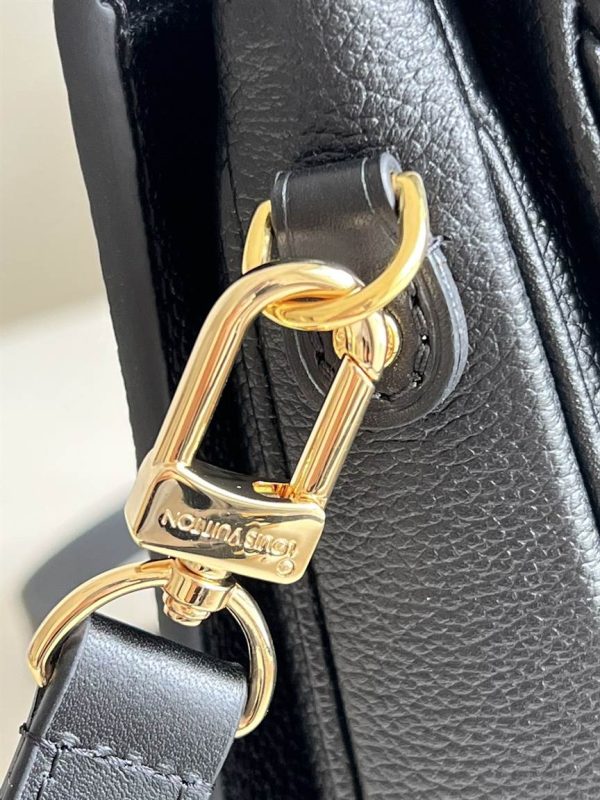 Louis Vuitton Pochette Metis handbag - LHB509