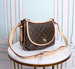 Louis Vuitton Handbags - LHB589