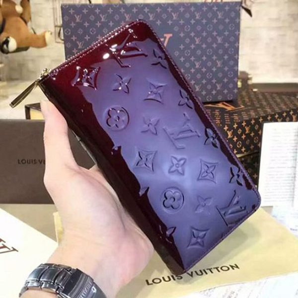 Louis Vuitton Zippy Wallet - WPR95