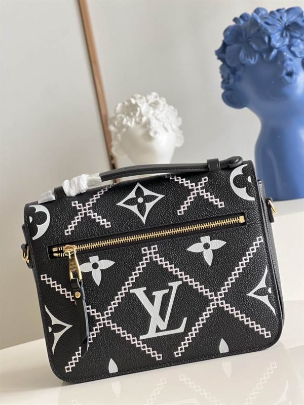 Louis Vuitton Pochette Metis handbag - LHB509