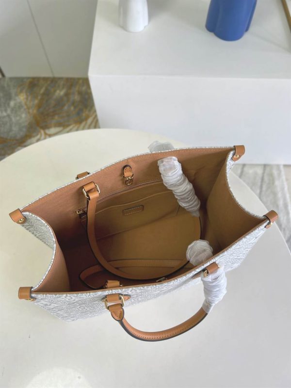 Louis Vuitton Onthego MM - LTB536