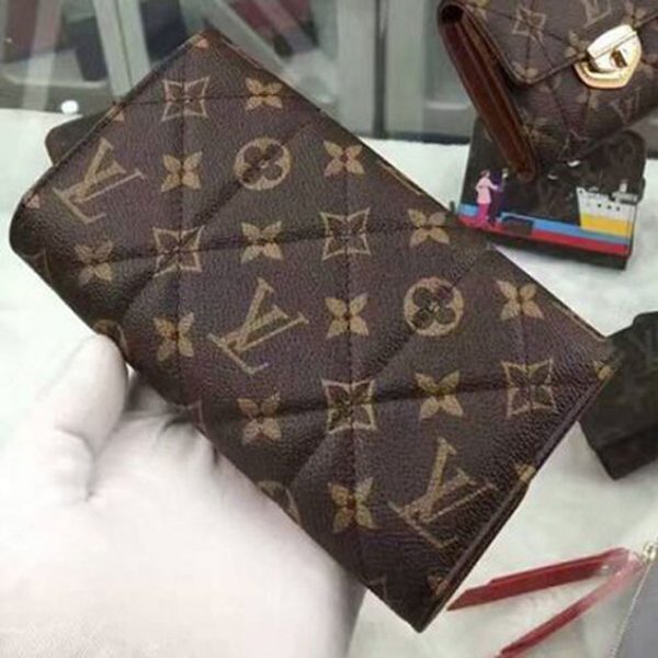 Louis Vuitton Sarah Wallet - WPR127