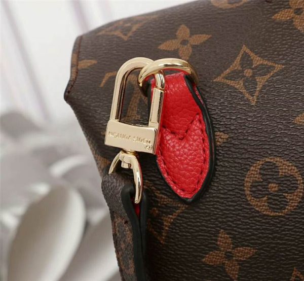 Louis Vuitton Handbags - LHB600