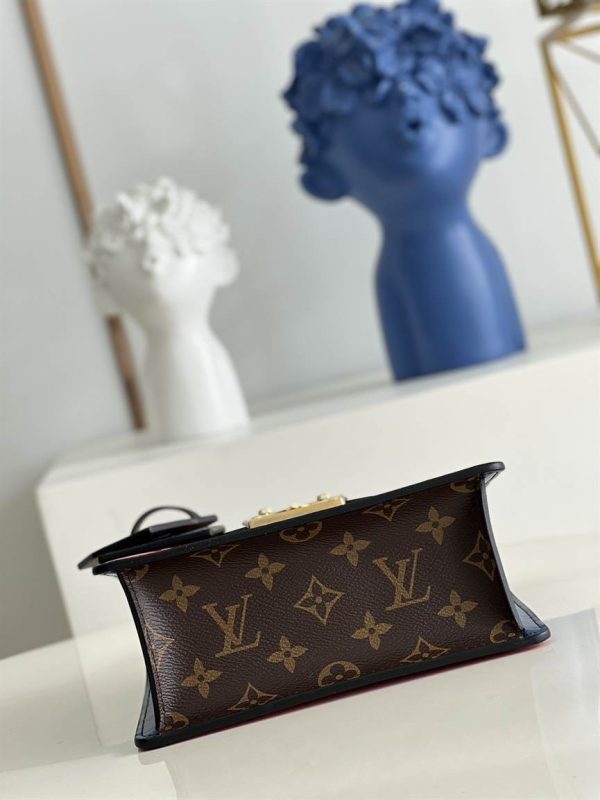 Louis Vuitton Spring Street - LHB538