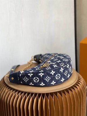 Louis Vuitton Loop - LHB513