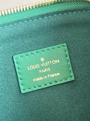 Louis Vuitton Coussin BB - LHB518