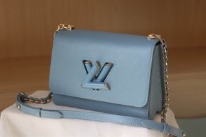 Louis Vuitton Twist PM - LHB565