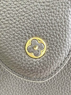 Louis Vuitton Capucines MM - LHB514