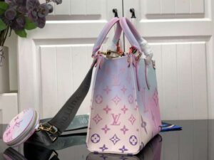 Louis Vuitton Tote OnTheGo PM - LTB548