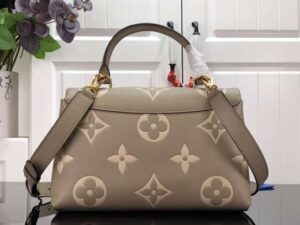 Louis Vuitton Madeleine MM handbag - LHB666