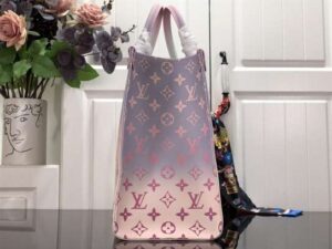 Louis Vuitton Tote OnTheGo GM - LTB546