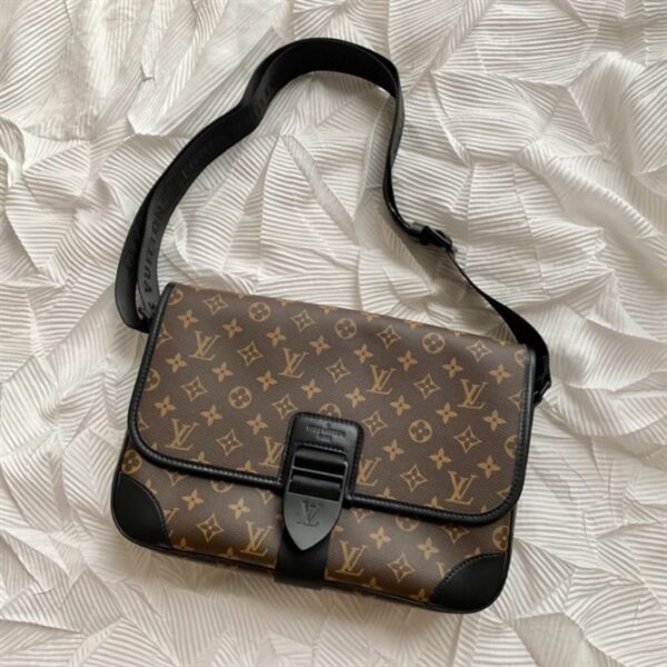 Louis Vuitton Archy Messenger bag - LMB353