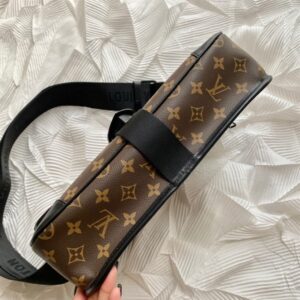 Louis Vuitton Archy Messenger bag - LMB353