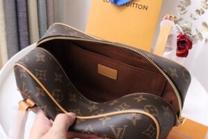 Louis Vuitton Cité handbag - LHB702