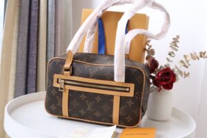 Louis Vuitton Cité handbag - LHB702