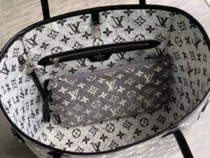 Louis Vuitton Neverfull MM Bag - LTB556