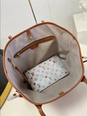 Louis Vuitton Neverfull MM Tote Bag - LTB559