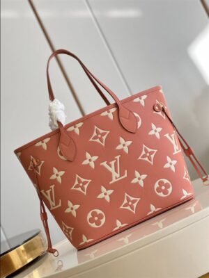 Louis Vuitton Neverfull MM Tote Bag - LTB560
