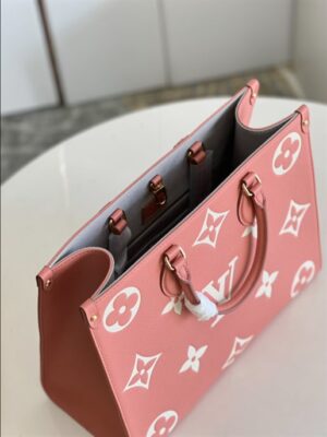 Louis Vuitton OnTheGo MM Tote Bag - LTB561