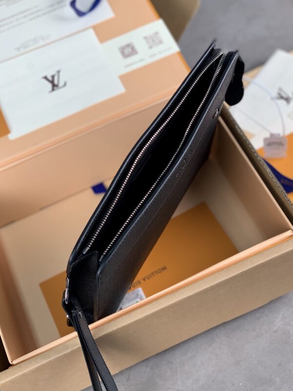 Louis Vuitton Standing Pouch - LP64