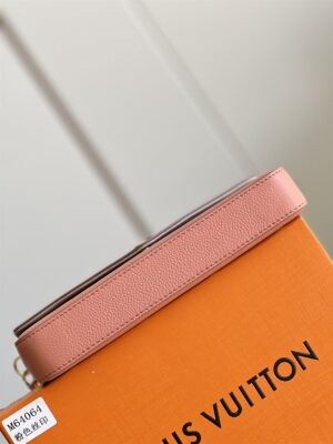 Louis Vuitton Wallet - WPR436