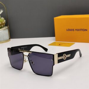 Louis Vuitton Sunglasses - LG019