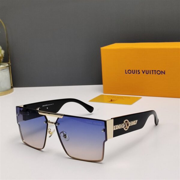 Louis Vuitton Sunglasses - LG018