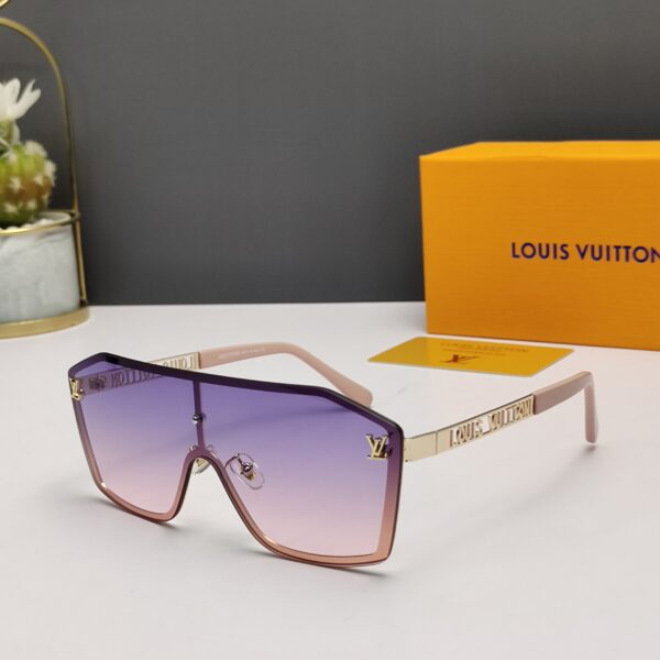 Louis Vuitton Sunglasses - LG007